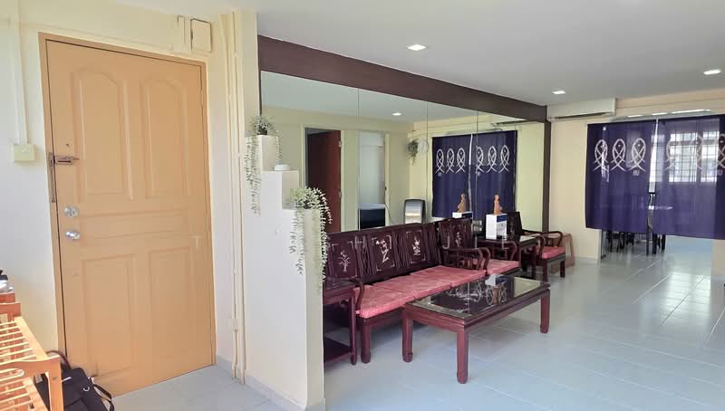 61 Lorong 5 Toa Payoh, 61 Lorong 5 Toa Payoh, 3 Bedrooms, 839 sqft, HDB Flat For Rent, by Tan Shi Jie, 500188779 - Living Room - PropertyGuru.com.sg