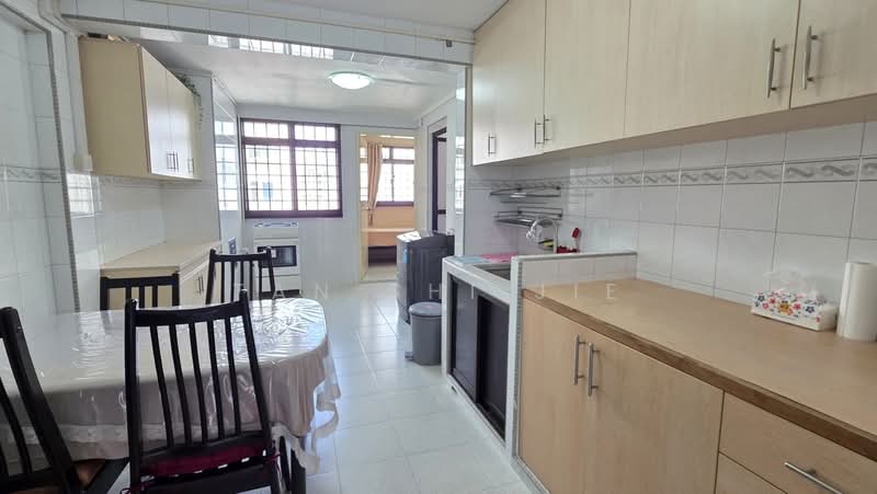 61 Lorong 5 Toa Payoh, 61 Lorong 5 Toa Payoh, 3 Bedrooms, 839 sqft, HDB Flat For Rent, by Tan Shi Jie, 500188779 - Kitchen - PropertyGuru.com.sg