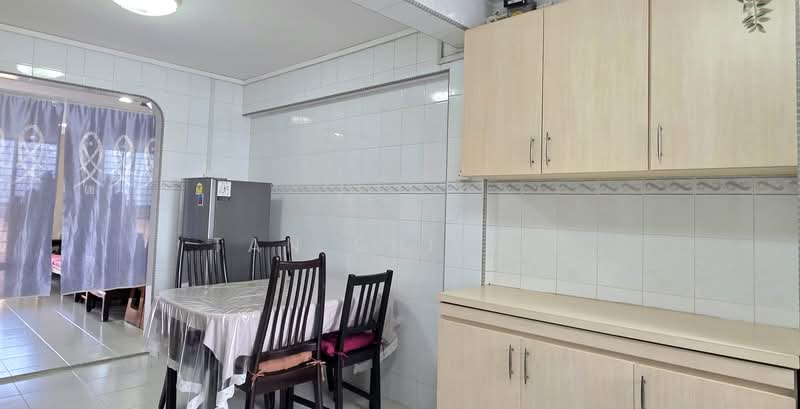 61 Lorong 5 Toa Payoh, 61 Lorong 5 Toa Payoh, 3 Bedrooms, 839 sqft, HDB Flat For Rent, by Tan Shi Jie, 500188779 - Kitchen - PropertyGuru.com.sg