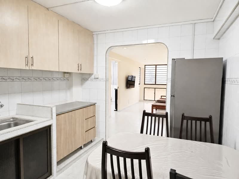 61 Lorong 5 Toa Payoh, 61 Lorong 5 Toa Payoh, 3 Bedrooms, 839 sqft, HDB Flat For Rent, by Tan Shi Jie, 500188779 - Kitchen - PropertyGuru.com.sg