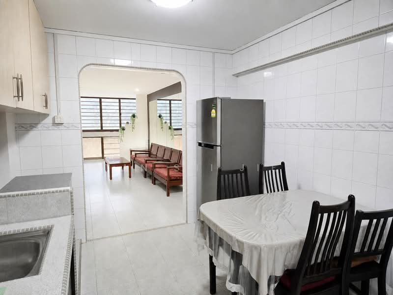 61 Lorong 5 Toa Payoh, 61 Lorong 5 Toa Payoh, 3 Bedrooms, 839 sqft, HDB Flat For Rent, by Tan Shi Jie, 500188779 - Kitchen - PropertyGuru.com.sg