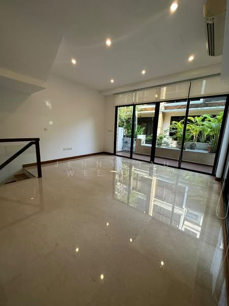 Eleven @ Holland, 11 Holland Link, 5 Bedrooms, 3,713 sqft, Cluster House For Rent, by Jenny Lau Wee Eng, 500188794 - Interior - PropertyGuru.com.sg