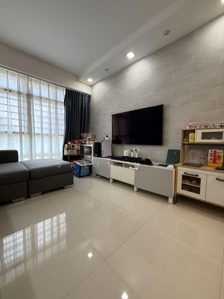 524B Tampines Central 7, 524B Tampines Central 7, 3 Bedrooms, 1,001 sqft, HDB Flat For Sale, by Salihin ., 500188795 - Living Room - PropertyGuru.com.sg