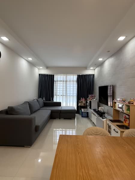 524B Tampines Central 7, 524B Tampines Central 7, 3 Bedrooms, 1,001 sqft, HDB Flat For Sale, by Salihin ., 500188795 - Living Room - PropertyGuru.com.sg
