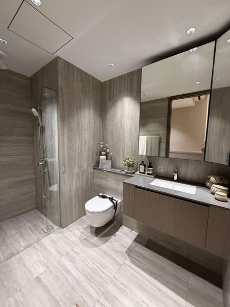 Sora, 73/74/76/78 Yuan Ching Road, 4 Bedrooms, 1,195 sqft, Condominium For Sale, by Jane Ang, 500188796 - Bathroom - PropertyGuru.com.sg