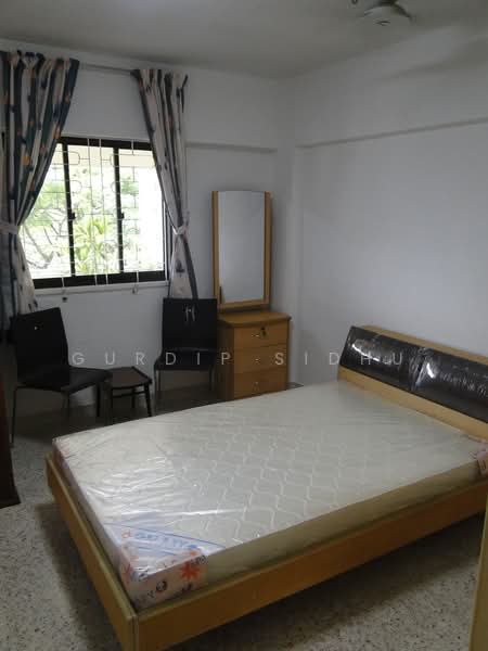 223 Ang Mo Kio Avenue 1, 223 Ang Mo Kio Avenue 1, 2 Bedrooms, 720 sqft, HDB Flat For Rent, by Gurdip Sidhu, 500188799 - Bedroom - PropertyGuru.com.sg