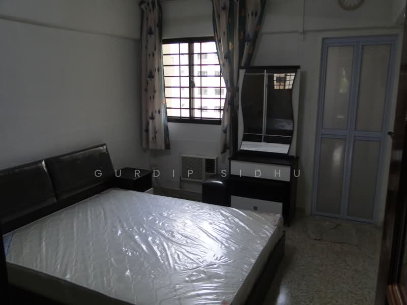 223 Ang Mo Kio Avenue 1, 223 Ang Mo Kio Avenue 1, 2 Bedrooms, 720 sqft, HDB Flat For Rent, by Gurdip Sidhu, 500188799 - Bedroom - PropertyGuru.com.sg
