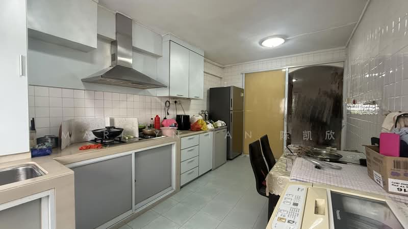 536 Jurong West Street 52, 536 Jurong West Street 52, 2 Bedrooms, 721 sqft, HDB Flat For Sale, by Marilyn Tan 陈凯欣, 500188800 - Kitchen - PropertyGuru.com.sg