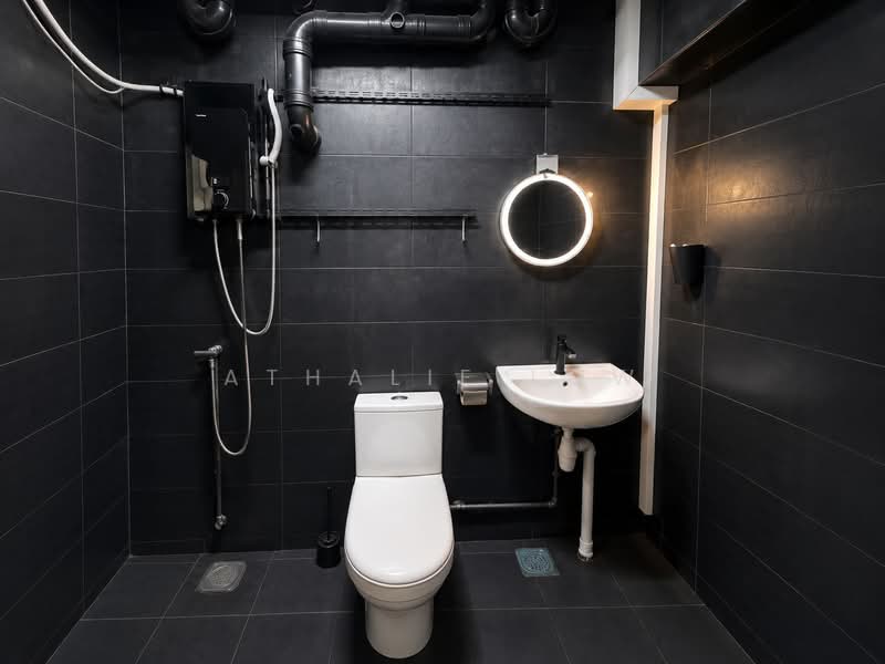 352B Canberra Road, 352B Canberra Road, 3 Bedrooms, 1,001 sqft, HDB Flat For Sale, by Athalie Low, 500188810 - Bathroom - PropertyGuru.com.sg