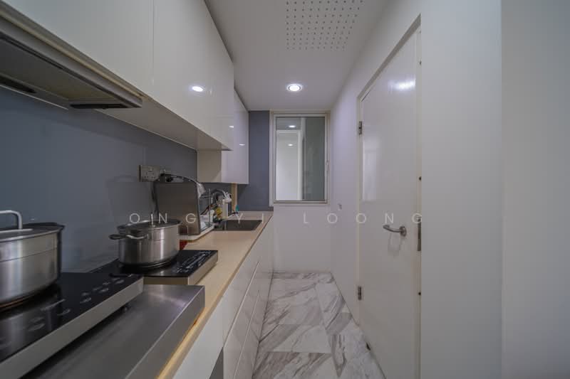 The Sorrento, 55 West Coast Road, 2 Bedrooms, 1,259 sqft, Condominium For Sale, by Ong Yi Loong, 500188820 - Kitchen - PropertyGuru.com.sg