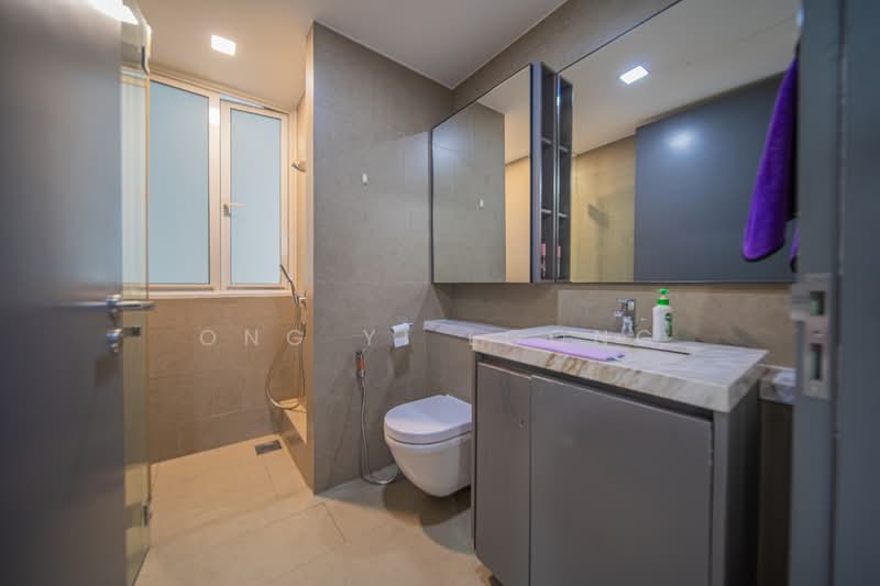 The Sorrento, 55 West Coast Road, 2 Bedrooms, 1,259 sqft, Condominium For Sale, by Ong Yi Loong, 500188820 - Common Bathroom - PropertyGuru.com.sg
