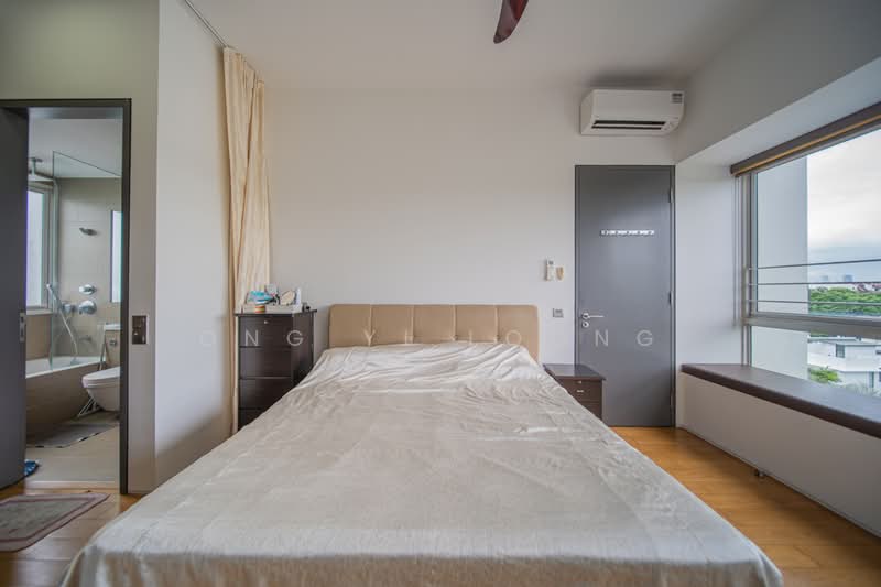 The Sorrento, 55 West Coast Road, 2 Bedrooms, 1,259 sqft, Condominium For Sale, by Ong Yi Loong, 500188820 - Master Bedroom - PropertyGuru.com.sg