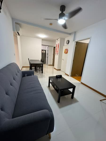 53 Strathmore Avenue, 53 Strathmore Avenue, 3 Bedrooms, 893 sqft, HDB Flat For Rent, by Ryan Chin 陈世川, 500188821 - Living Room - PropertyGuru.com.sg