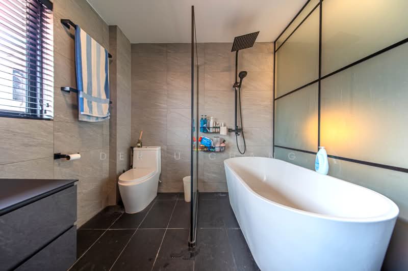 53 Jalan Ma'mor, 53 Jalan Ma'mor, 3 Bedrooms, 1,282 sqft, HDB Flat For Sale, by Derru Chang, 500188826 - Master Bathroom - PropertyGuru.com.sg
