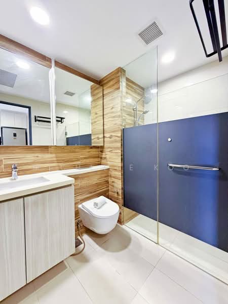 Gem Residences, , 2 Bedrooms, 570 sqft, Condominium For Rent, by Michelle Koo, 500188833 - Bathroom - PropertyGuru.com.sg