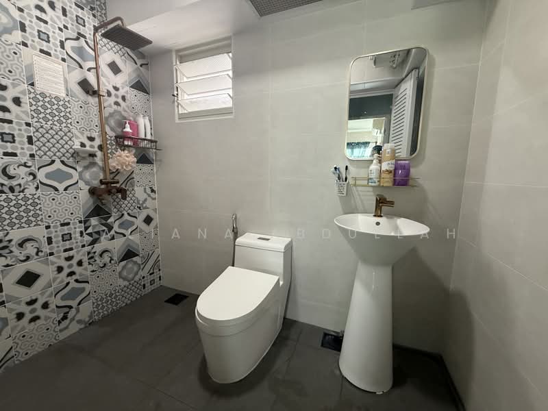 204A Punggol Field, 204A Punggol Field, 3 Bedrooms, 1,184 sqft, HDB Flat For Sale, by Daliana Abdullah, 500188837 - Bathroom - PropertyGuru.com.sg