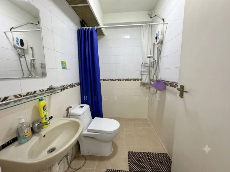 27A Jalan Membina, 27A Jalan Membina, 3 Bedrooms, 969 sqft, HDB Flat For Sale, by Maverick Maung, 500188838 - Bathroom - PropertyGuru.com.sg