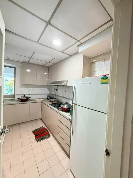 Orchid Park Condominium, 87 Yishun Street 81, 2 Bedrooms, 958 sqft, Condominium For Sale, by Jason Yong 楊偉勝, 500188839 - Kitchen - PropertyGuru.com.sg