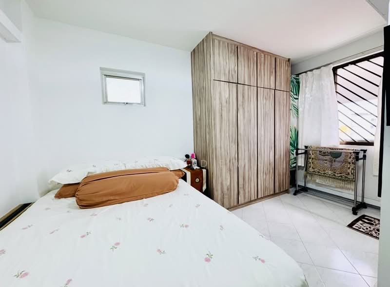 880 Yishun Street 81, 880 Yishun Street 81, 3 Bedrooms, 1,119 sqft, HDB Flat For Sale, by Lina Dewi, 500188842 - Bedroom - PropertyGuru.com.sg