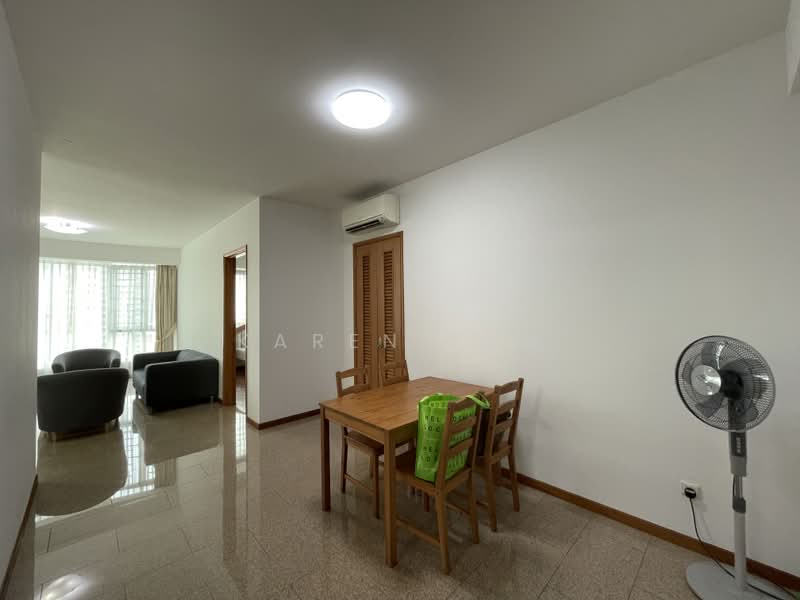 Queens, 16 Stirling Road, 2 Bedrooms, 915 sqft, Condominium For Sale, by Karen Tan, 500188865 - Living Room - PropertyGuru.com.sg
