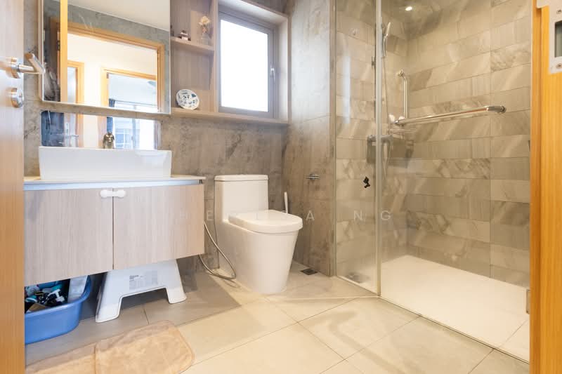 The Vales, 79 Anchorvale Crescent, 3 Bedrooms, 915 sqft, Condominium For Sale, by Theresa Ng, 500188873 - Bathroom - PropertyGuru.com.sg