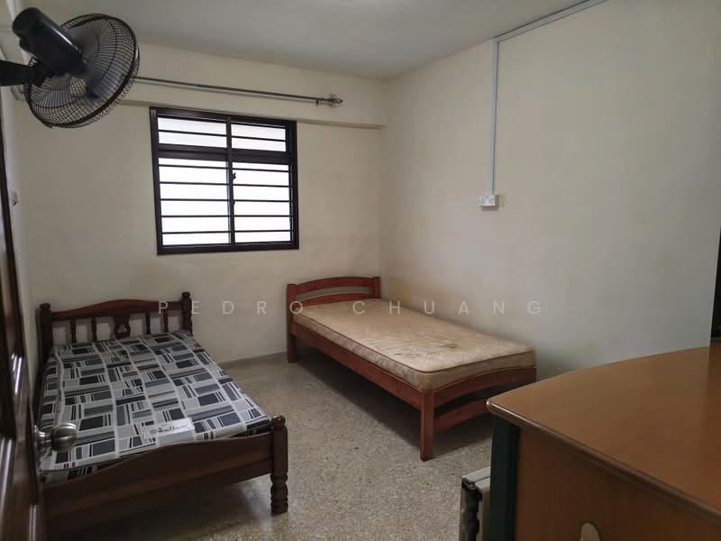 121 Ang Mo Kio Avenue 3, 121 Ang Mo Kio Avenue 3, 2 Bedrooms, 721 sqft, HDB Flat For Sale, by Pedro Chuang, 500188894 - Common Bedroom - PropertyGuru.com.sg
