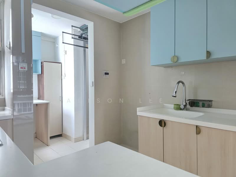 Mera Springs, 81 Carlisle Road, 2 Bedrooms, 1,066 sqft, Condominium For Sale, by Alison Lee, 500188895 - Kitchen - PropertyGuru.com.sg