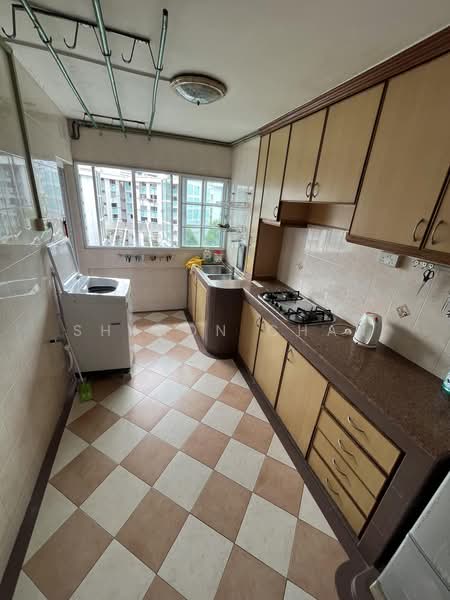 504 Hougang Avenue 8, 504 Hougang Avenue 8, 3 Bedrooms, 1,302 sqft, HDB Flat For Rent, by Sharon Chan, 500188904 - Kitchen - PropertyGuru.com.sg
