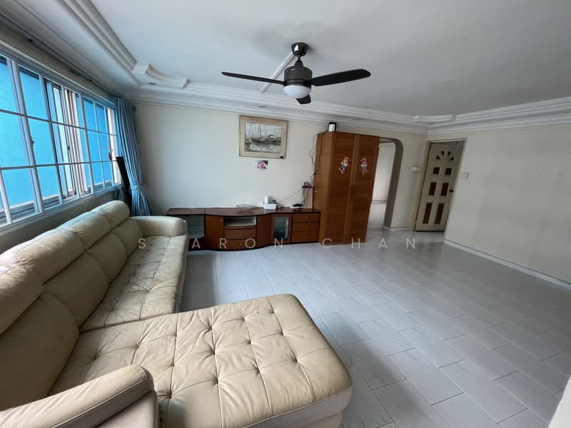 504 Hougang Avenue 8, 504 Hougang Avenue 8, 3 Bedrooms, 1,302 sqft, HDB Flat For Rent, by Sharon Chan, 500188904 - Living Room - PropertyGuru.com.sg