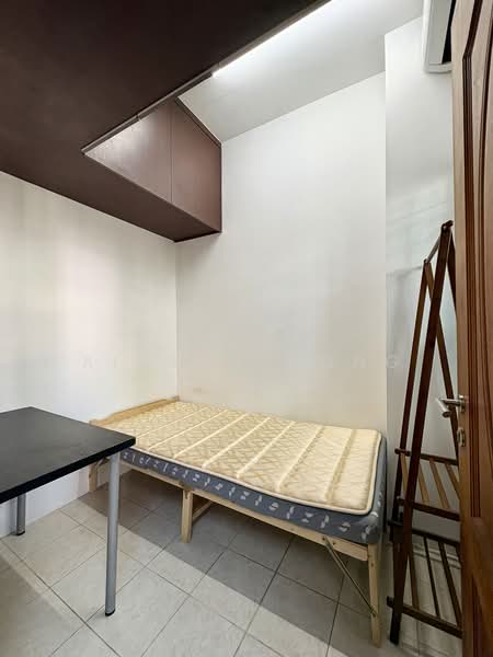 Jalan Mat Jambol, Pasir Panjang, Jalan Mat Jambol, Room Rental, 48 sqft, Terraced House For Rent, by Aiden Chong, 500188918 - Bedroom - PropertyGuru.com.sg