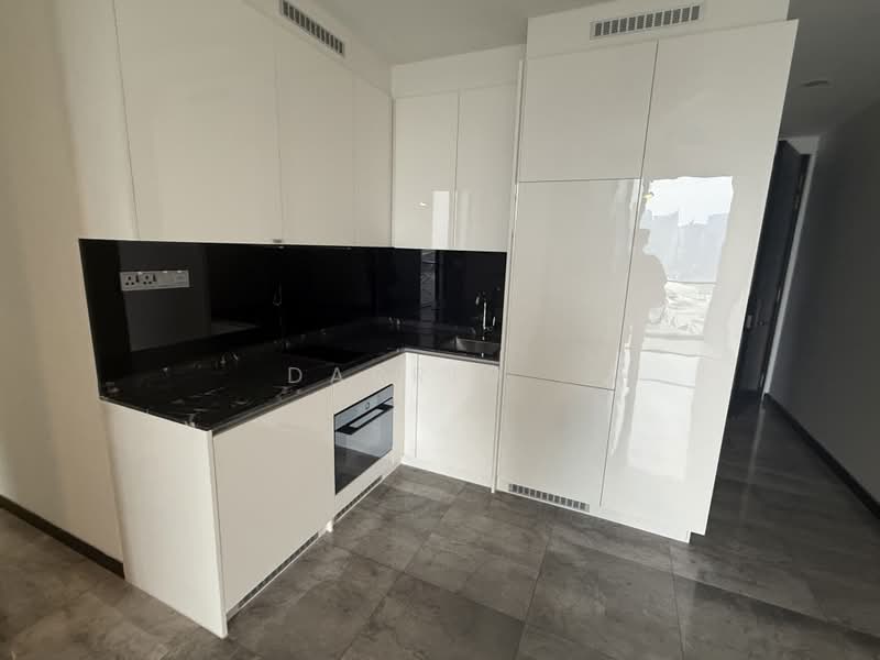 Midtown Bay, 120 Beach Road, 2 Bedrooms, 753 sqft, Condominium For Rent, by Darrio ., 500188919 - Kitchen - PropertyGuru.com.sg