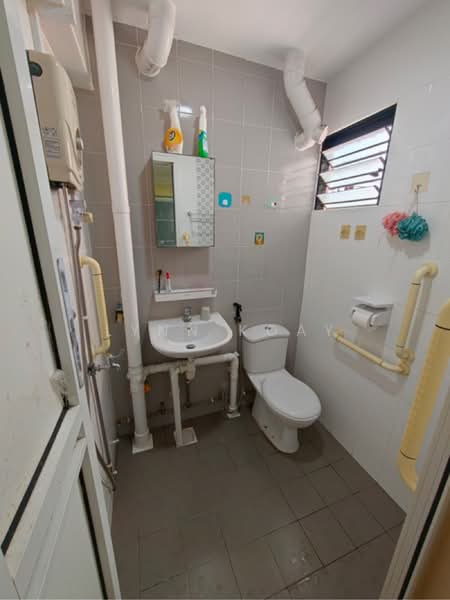 488 Jurong West Avenue 1, 488 Jurong West Avenue 1, 3 Bedrooms, 990 sqft, HDB Flat For Sale, by Lynn Koay, 500188924 - PropertyGuru.com.sg