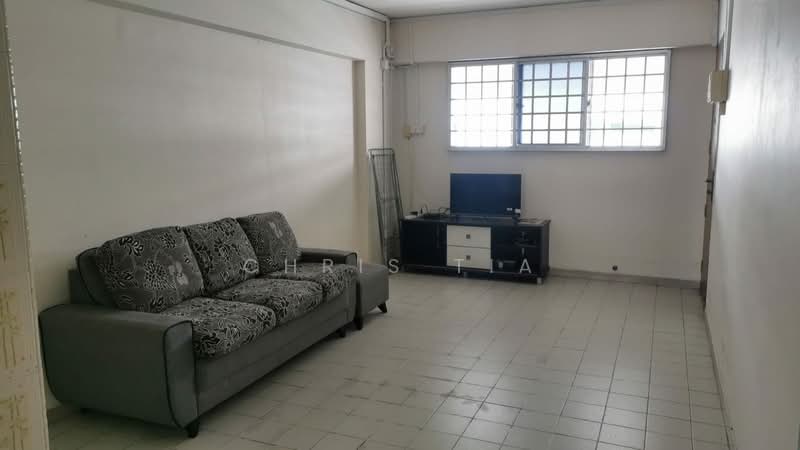 438 Tampines Street 43, 438 Tampines Street 43, Room Rental, 200 sqft, HDB Flat For Rent, by Chris Tia, 500188925 - Living Room - PropertyGuru.com.sg