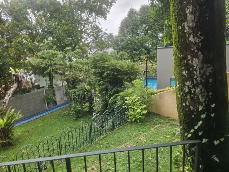 Entire Self-Contained GCB Floor, Victoria Park Close, 2 Bedrooms, 1,200 sqft, Good Class Bungalow For Rent, by Vanessa Terk, 500188930 - Garden - PropertyGuru.com.sg