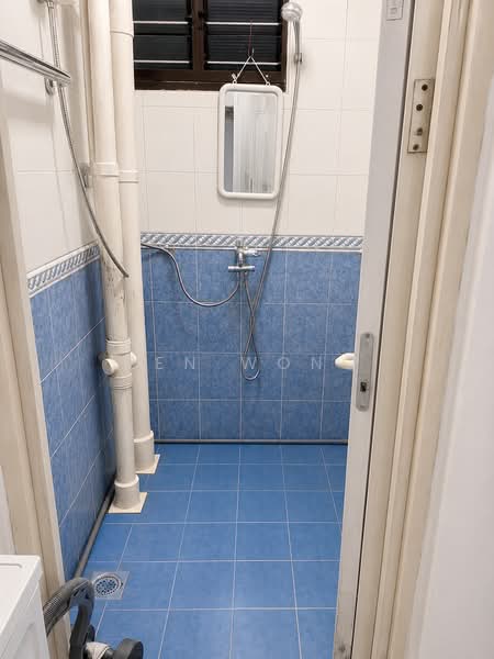 23 Toa Payoh East, 23 Toa Payoh East, 3 Bedrooms, 721 sqft, HDB Flat For Rent, by Ben Wong, 500188933 - Bathroom - PropertyGuru.com.sg