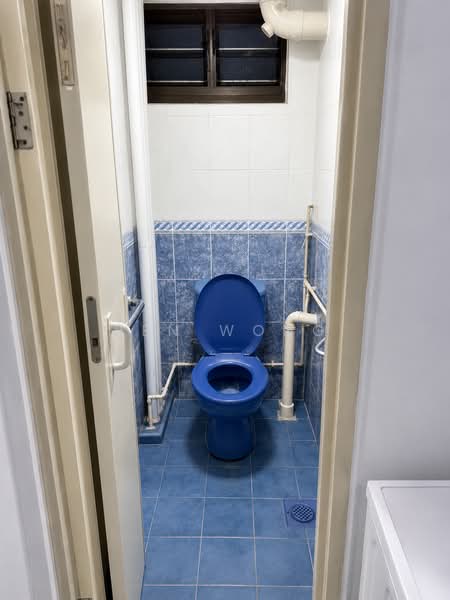 23 Toa Payoh East, 23 Toa Payoh East, 3 Bedrooms, 721 sqft, HDB Flat For Rent, by Ben Wong, 500188933 - Bathroom - PropertyGuru.com.sg