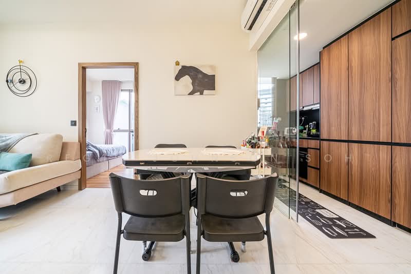 Coastline Residences, 7 Amber Road, 2 Bedrooms, 743 sqft, Condominium For Rent, by Regis Johnson Soh, 500188934 - Living Room - PropertyGuru.com.sg