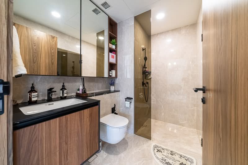 Coastline Residences, 7 Amber Road, 2 Bedrooms, 743 sqft, Condominium For Rent, by Regis Johnson Soh, 500188934 - Bathroom - PropertyGuru.com.sg