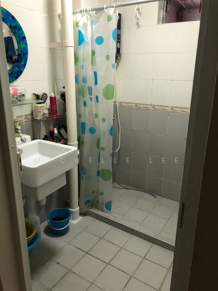 175 Lorong 2 Toa Payoh, 175 Lorong 2 Toa Payoh, Room Rental, 200 sqft, HDB Flat For Rent, by Michelle Lee, 500188935 - Bathroom - PropertyGuru.com.sg