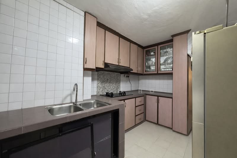 306 Jurong East Street 32, 306 Jurong East Street 32, 3 Bedrooms, 1,012 sqft, HDB Flat For Sale, by David Ho, 500188942 - Kitchen - PropertyGuru.com.sg