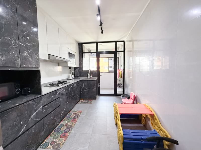 665 Hougang Avenue 4, 665 Hougang Avenue 4, 3 Bedrooms, 1,109 sqft, HDB Flat For Sale, by Khai Rambo, 500188954 - Kitchen - PropertyGuru.com.sg