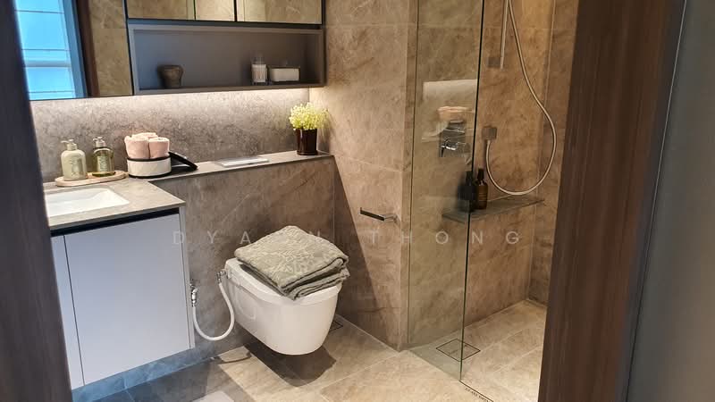 Dunearn House, 760 Dunearn Road, 2 Bedrooms, 667 sqft, Condominium For Sale, by Dyann Thong, 500188955 - Bathroom - PropertyGuru.com.sg