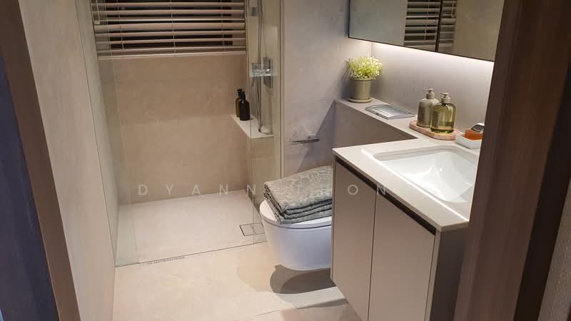 Dunearn House, 760 Dunearn Road, 2 Bedrooms, 667 sqft, Condominium For Sale, by Dyann Thong, 500188955 - Bathroom - PropertyGuru.com.sg