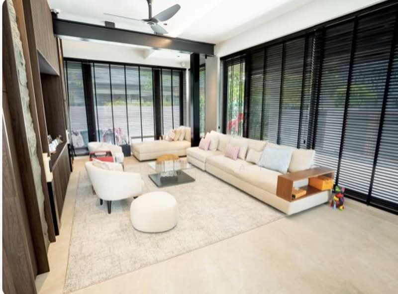 đź’ĄDISTRICT 15 NEW LISTINGđź’Ą- Well Reno Modern Semi-D, , 5 Bedrooms, 7,000 sqft, Semi-Detached House For Sale, by Julie Tay, 500188956 - Living Room - PropertyGuru.com.sg