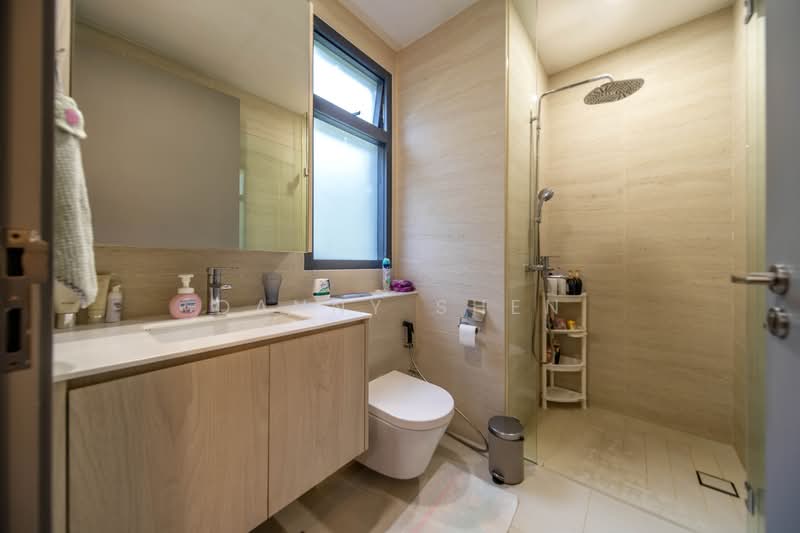 Casa Al Mare, 75 Jalan Loyang Besar, 3 Bedrooms, 1,098 sqft, Apartment For Sale, by Danny Shen, 500188972 - Bathroom - PropertyGuru.com.sg
