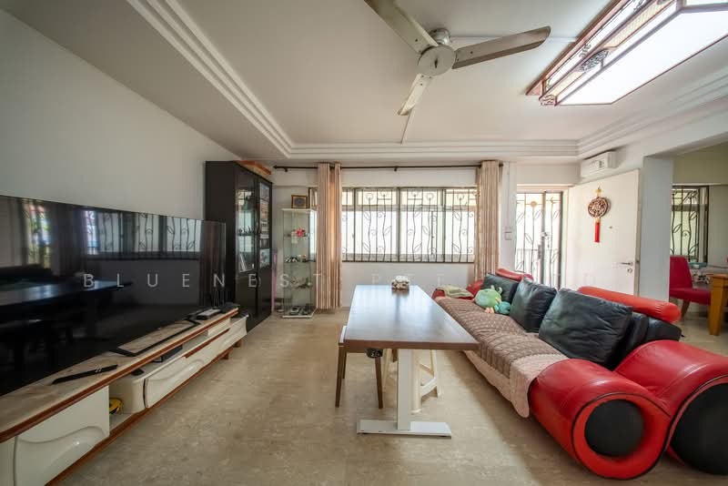 354 Woodlands Avenue 1, 354 Woodlands Avenue 1, 3 Bedrooms, 1,130 sqft, HDB Flat For Sale, by KENNETH CHUA, 500188975 - Living Room - PropertyGuru.com.sg