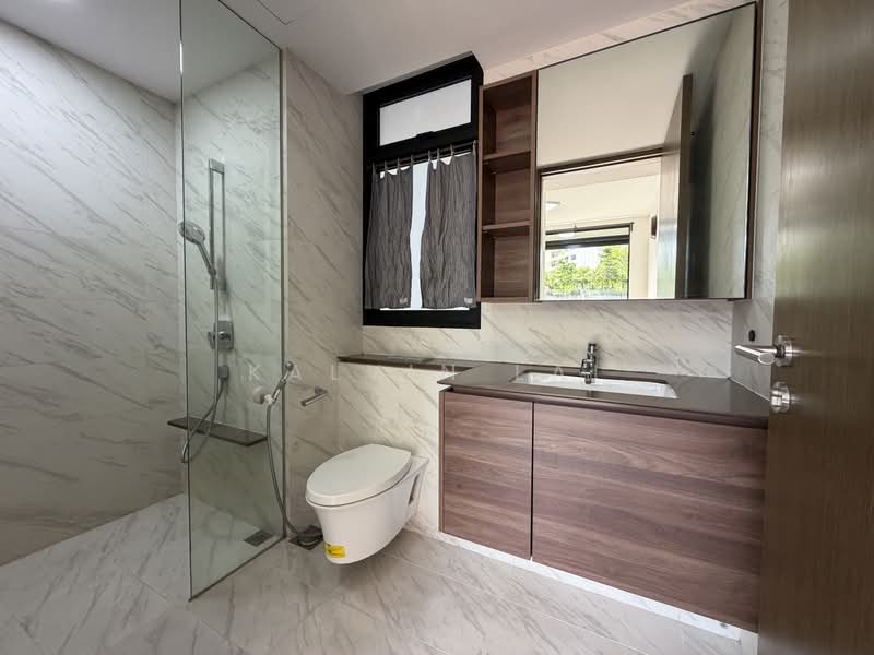 Le Quest, 10 Bukit Batok Street 41, 4 Bedrooms, 1,023 sqft, Condominium For Rent, by Kalvin Lai, 500188992 - Bathroom - PropertyGuru.com.sg