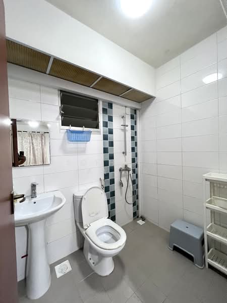 803A Keat Hong Close, 803A Keat Hong Close, 2 Bedrooms, 729 sqft, HDB Flat For Rent, by Sofhian Jaafar, 500188996 - Bathroom - PropertyGuru.com.sg
