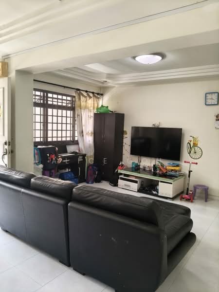 892A Woodlands Drive 50, 892A Woodlands Drive 50, 3 Bedrooms, 1,076 sqft, HDB Flat For Sale, by Alice Goh, 500189001 - Living Room - PropertyGuru.com.sg