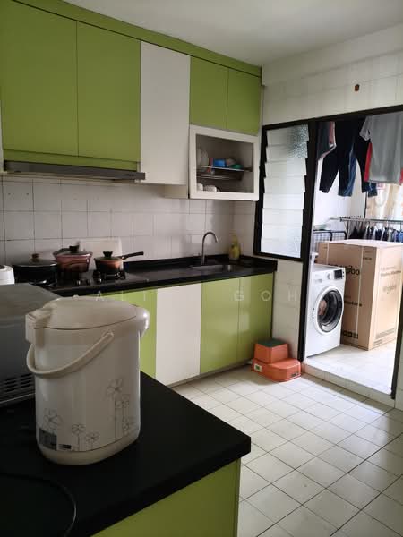 892A Woodlands Drive 50, 892A Woodlands Drive 50, 3 Bedrooms, 1,076 sqft, HDB Flat For Sale, by Alice Goh, 500189001 - Kitchen - PropertyGuru.com.sg